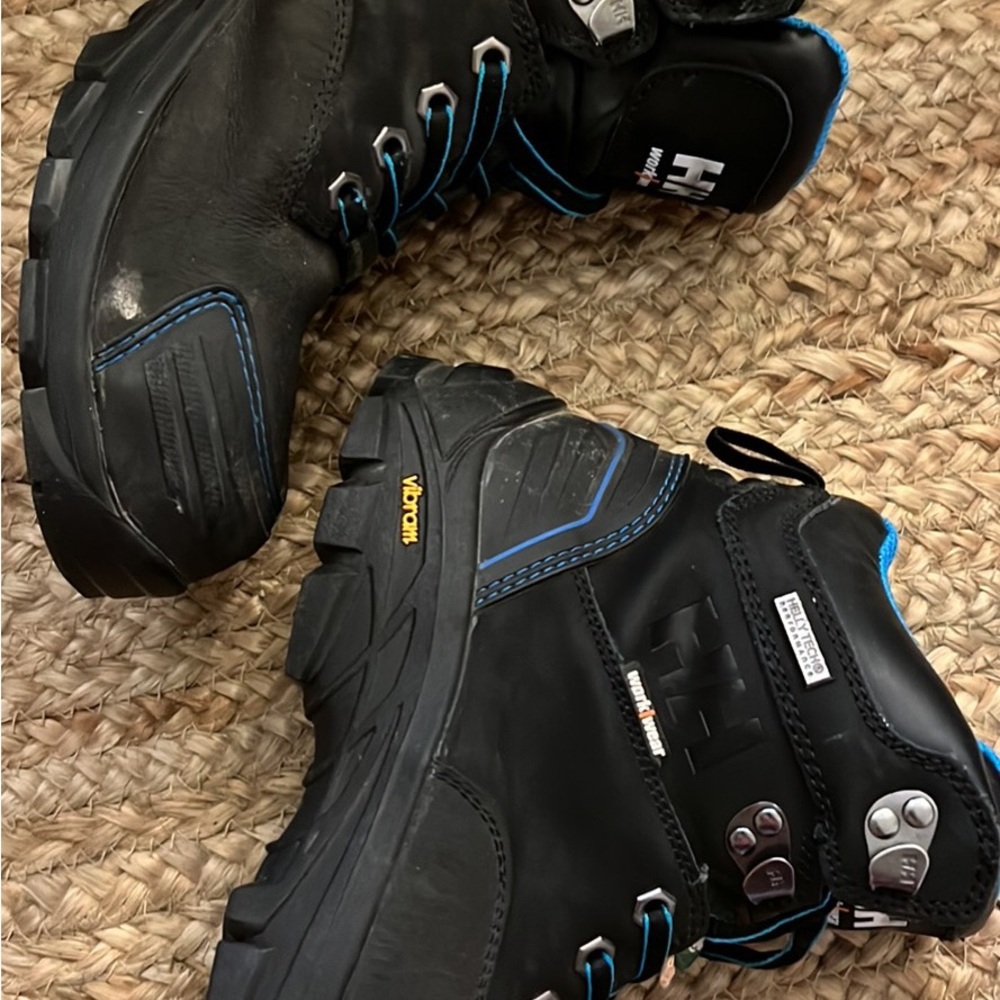 Helly Hansen Black and Blue Workwear Boots - Picture 4 of 8